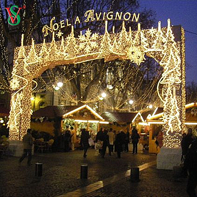 تمرير كبير من خلال أضواء ثلاثية الأبعاد قوس عزر لتزيين عطلة عيد الميلاد